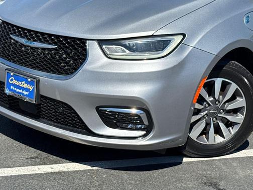 2021 Chrysler Pacifica Hybrid Touring L
