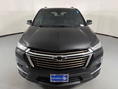 Mosaic Black Metallic 2023 Chevrolet Traverse High Country