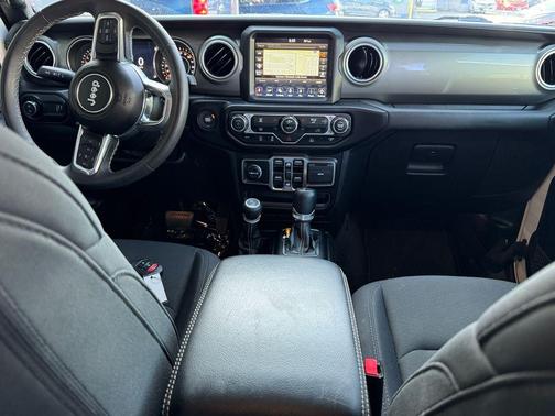 2023 Jeep Gladiator Overland