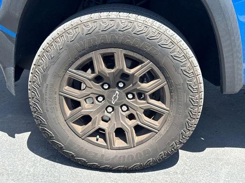 Glacier Blue Metallic 2023 Chevrolet Colorado Trail Boss
