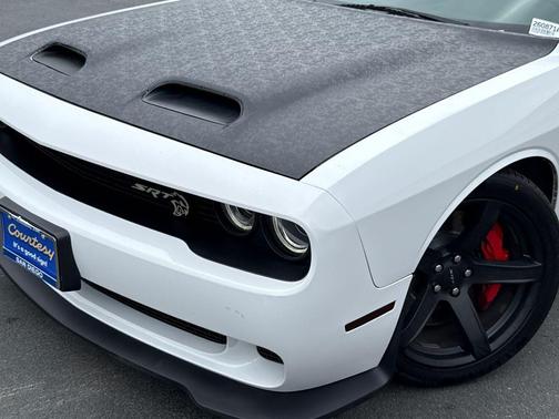White Knuckle Clearcoat 2019 Dodge Challenger SRT Hellcat