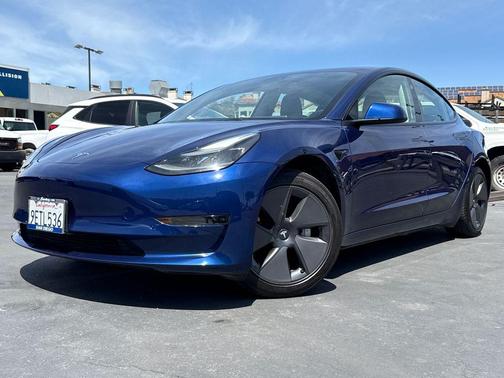 Deep Blue Metallic 2023 Tesla Model 3 Base