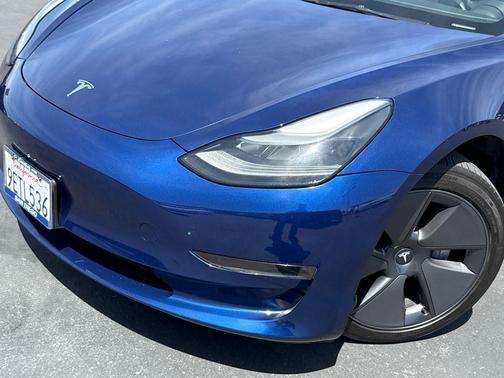Deep Blue Metallic 2023 Tesla Model 3 Base