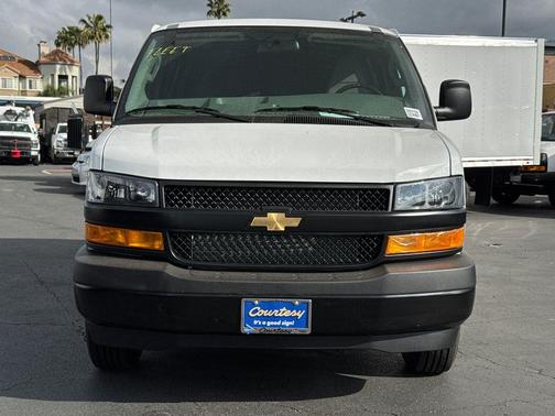 Summit White 2026 Chevrolet Express 2500 Work Van