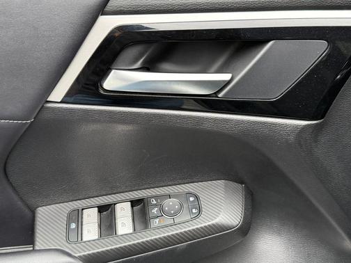 Alloy Silver Metallic 2024 Mitsubishi Outlander SE