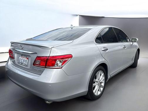 Silver 2010 Lexus ES 350