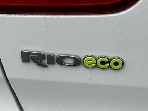 Clear White 2016 Kia Rio EX