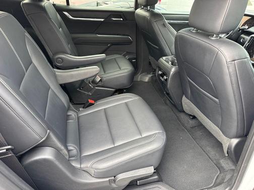 Summit White 2024 GMC Acadia Elevation