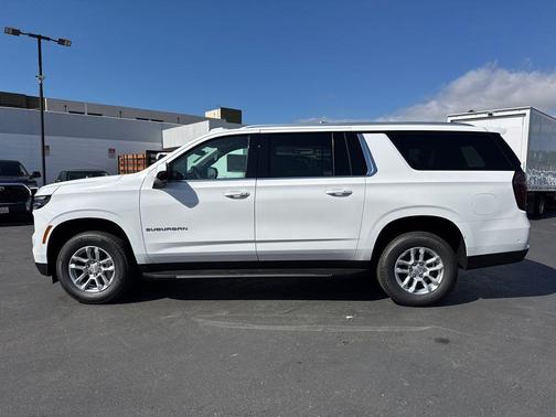 2026 Chevrolet Suburban LS