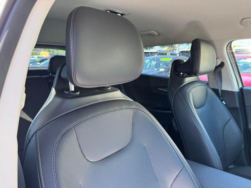 Snow White Pearl 2023 Kia EV6 Wind