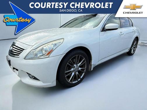 Moonlight White 2012 INFINITI G37 Journey