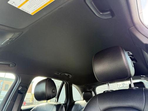 Black 2022 Mercedes-Benz GLC 300 Base