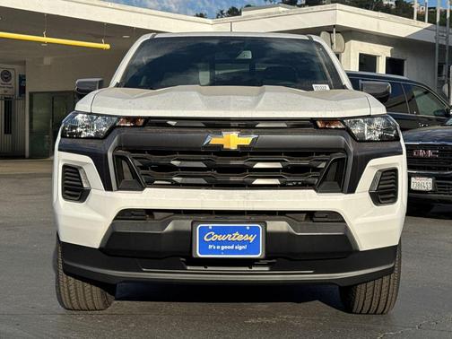 Summit White 2026 Chevrolet Colorado LT