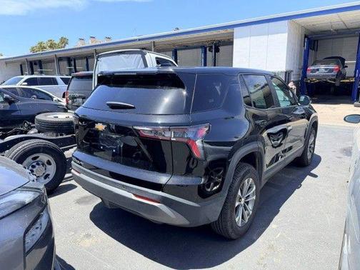 Mosaic Black Metallic 2026 Chevrolet Equinox LT