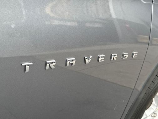 Satin Steel Metallic 2021 Chevrolet Traverse LS