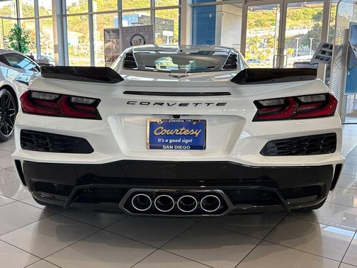 Arctic White 2026 Chevrolet Corvette Z06