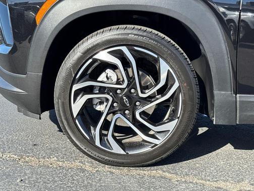 Mosaic Black Metallic 2026 Chevrolet Trailblazer RS