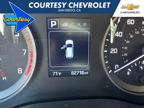 Black Noir Pearl 2017 Hyundai TUCSON SE