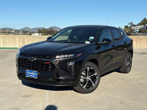 Mosaic Black Metallic 2026 Chevrolet Trax 1RS