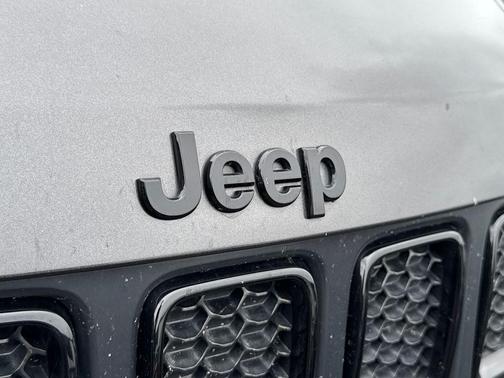 Granite Crystal Clearcoat Metallic 2021 Jeep Compass Latitude