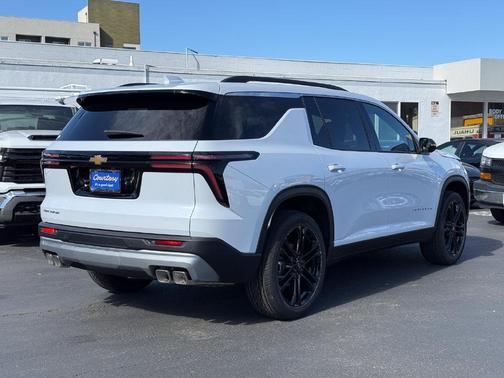 Polar White 2027 Chevrolet Traverse LT