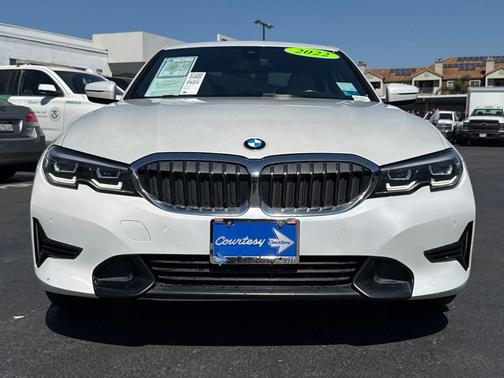 Mineral White Metallic 2022 BMW 330 i xDrive