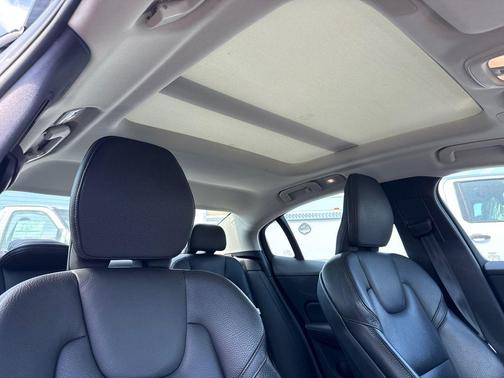 Thunder Gray Metallic 2024 Volvo S60 B5 Plus Dark Theme