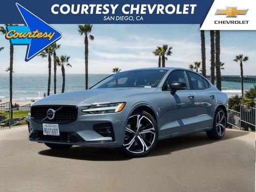 Thunder Gray Metallic 2024 Volvo S60 B5 Plus Dark Theme
