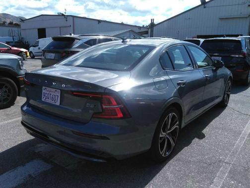Thunder Gray Metallic 2024 Volvo S60 B5 Plus Dark Theme