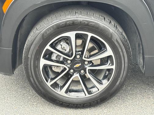 Mosaic Black Metallic 2024 Chevrolet Trailblazer LT