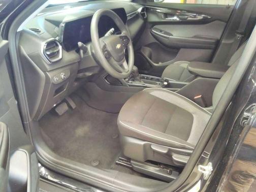 Mosaic Black Metallic 2024 Chevrolet Trailblazer LT