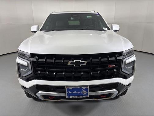 Iridescent Pearl Tricoat 2025 Chevrolet Tahoe Z71