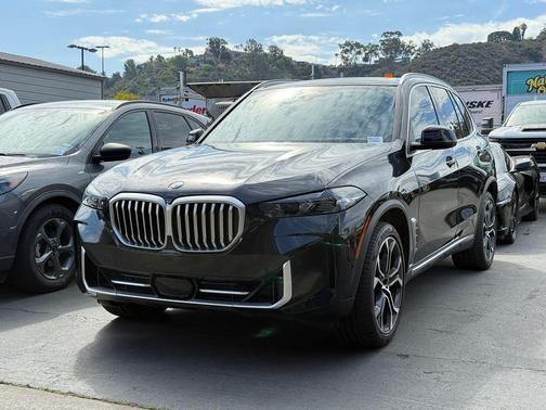 Black Sapphire Metallic 2024 BMW X5 sDrive40i