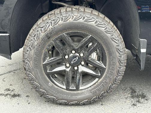 Black 2026 Chevrolet Silverado 1500 Custom Trail Boss