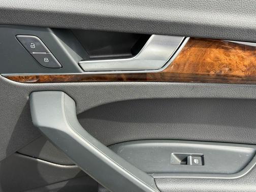 Ibis White 2018 Audi Q5 2.0T Premium Plus