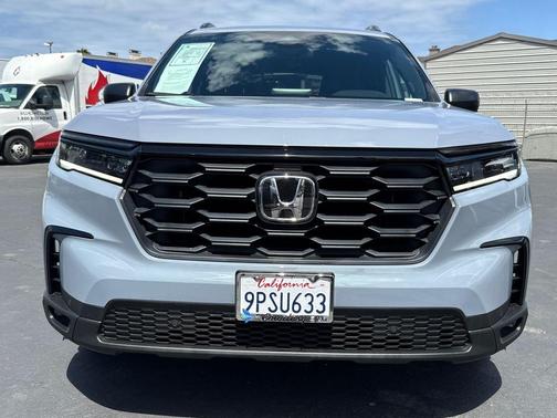 Sonic Gray Pearl 2025 Honda Pilot Sport
