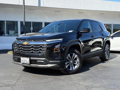 Mosaic Black Metallic 2026 Chevrolet Equinox LT