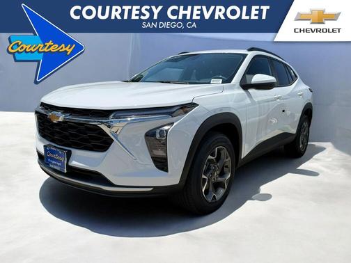 Summit White 2026 Chevrolet Trax LT