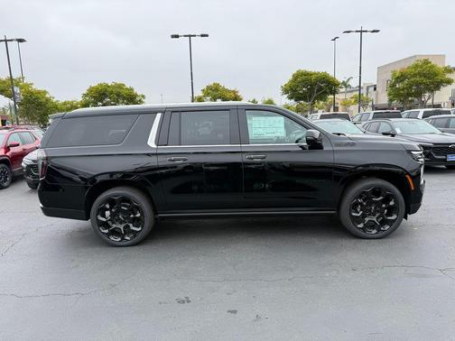 Black 2026 Chevrolet Suburban High Country