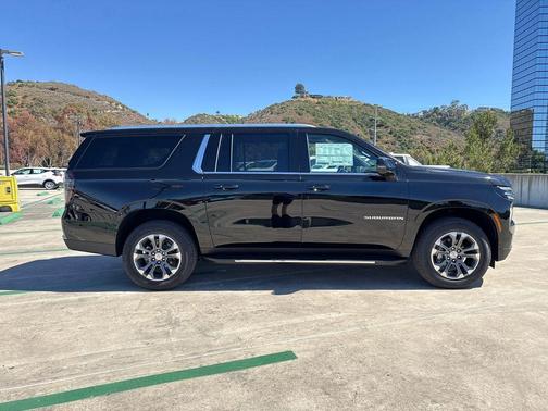 Black 2026 Chevrolet Suburban High Country