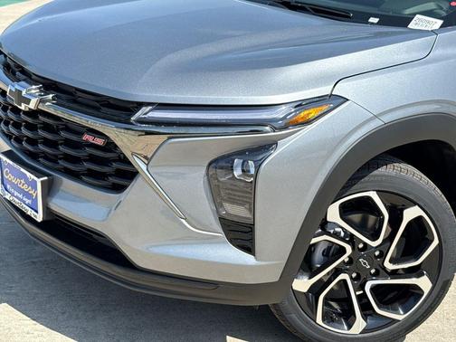 Sterling Gray Metallic 2026 Chevrolet Trax 2RS