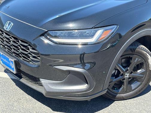 Crystal Black Pearl 2025 Honda HR-V LX