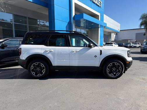 Oxford White 2025 Ford Bronco Sport Outer Banks