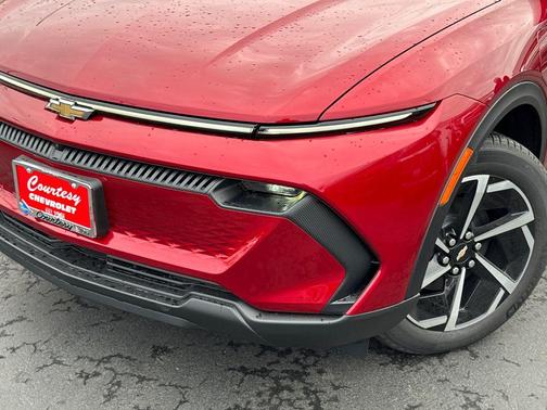 2026 Chevrolet Equinox EV LT 2