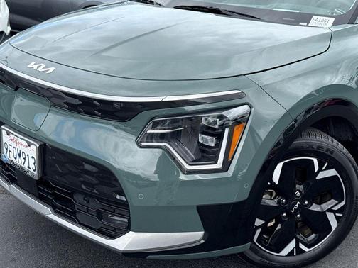 Green 2023 Kia Niro EV Wave