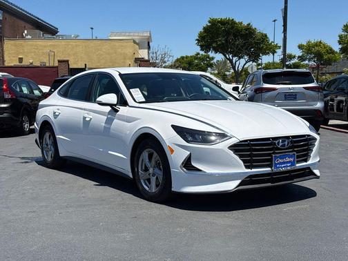 White 2023 Hyundai SONATA SE