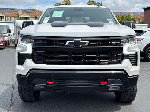 Iridescent Pearl Tricoat 2024 Chevrolet Silverado 1500 LT Trail Boss