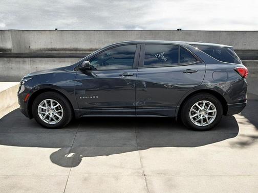 Gray 2022 Chevrolet Equinox LS
