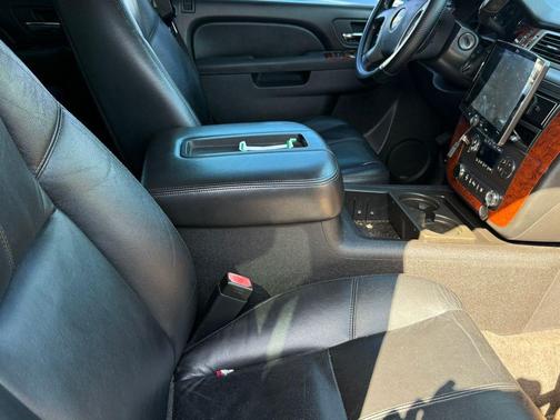 Black 2011 Chevrolet Suburban 1500 LT