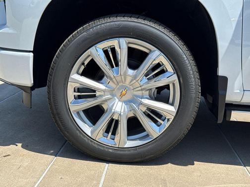 Polar White 2026 Chevrolet Silverado 1500 High Country